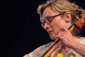 Bettina (Cello, Keyboards)